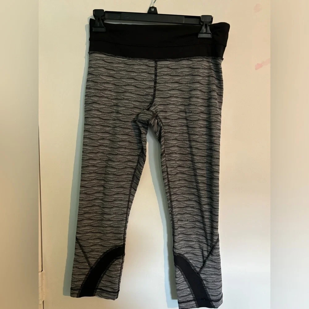lululemon Womens Inspire Tight II Textured Wave Black/Silver size 6 Run Yoga